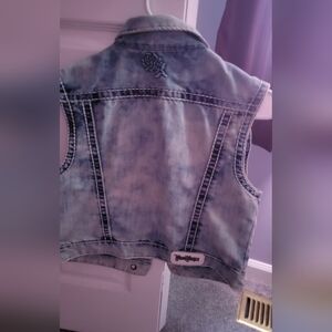 Denim Sleeveless Vest with Embroidered Detail